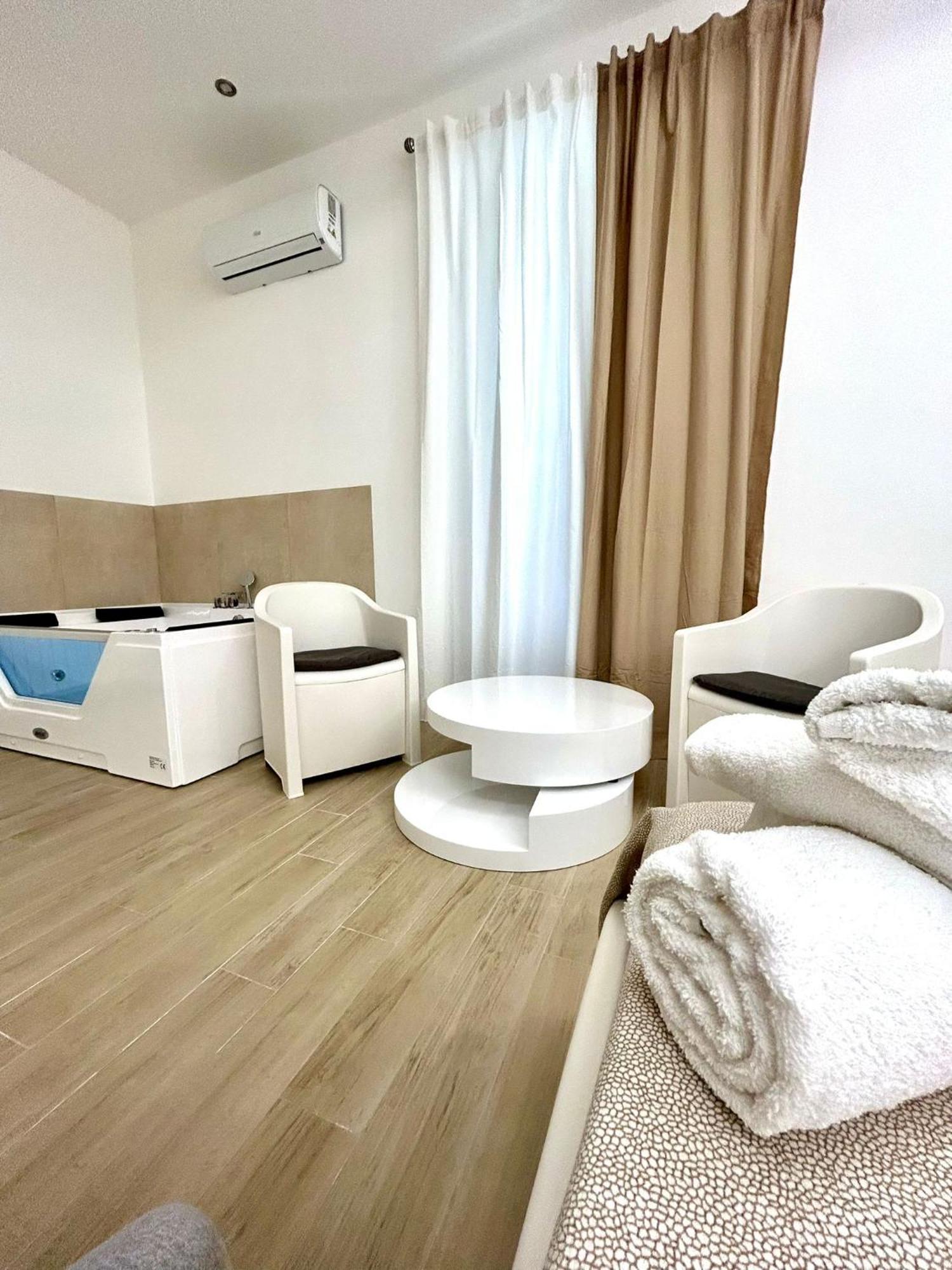 Bed E Suite Domar Brindisi Exterior photo